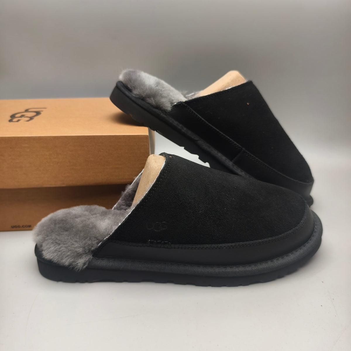Men's Ultra-Light Fluffy Casual Slippers in Black | 4585
