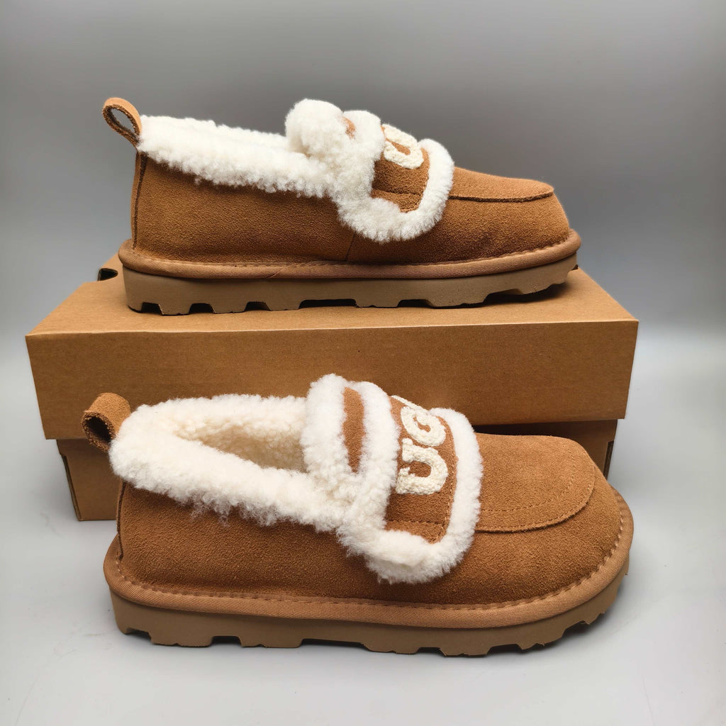 Chestnut Oversized-Logo Closed-Back Casual Shoes – Style 2939