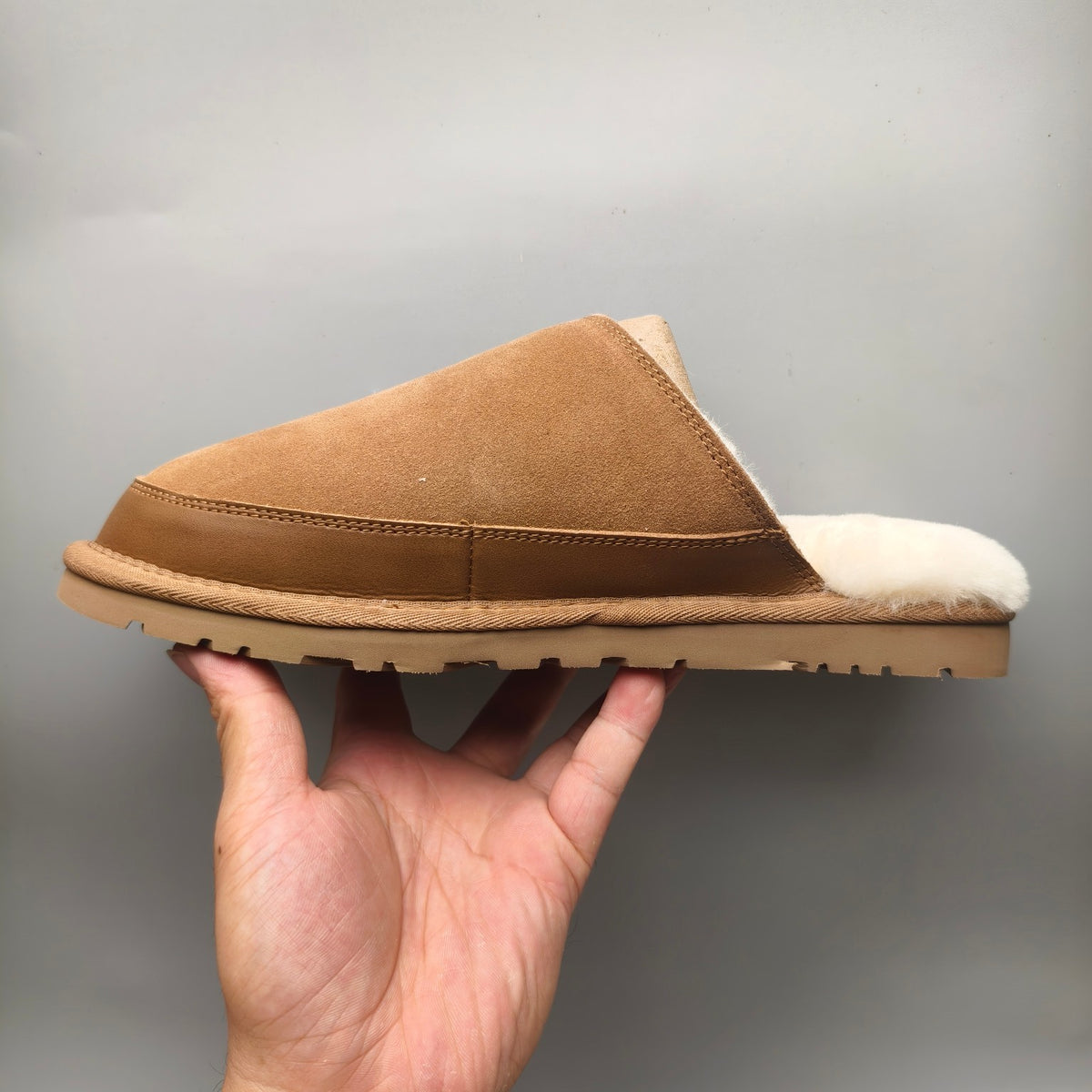Men's Ultra-Light Fluffy Casual Slippers in Chestnut | 4585
