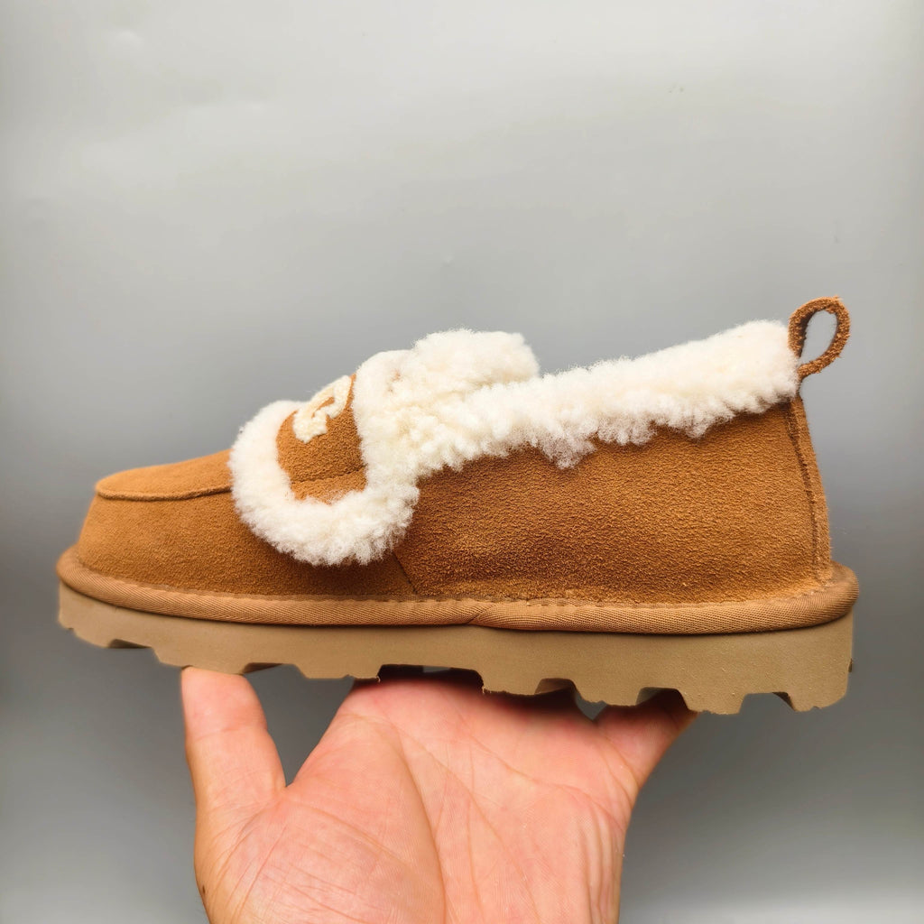 Chestnut Oversized-Logo Closed-Back Casual Shoes – Style 2939