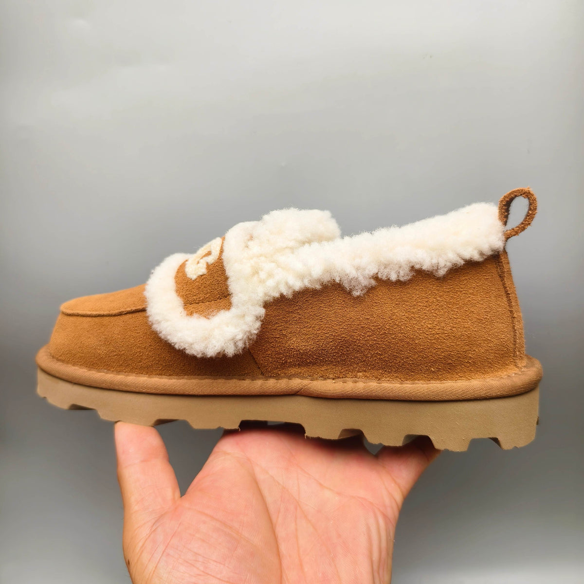 Chestnut Oversized-Logo Closed-Back Casual Shoes – Style 2939