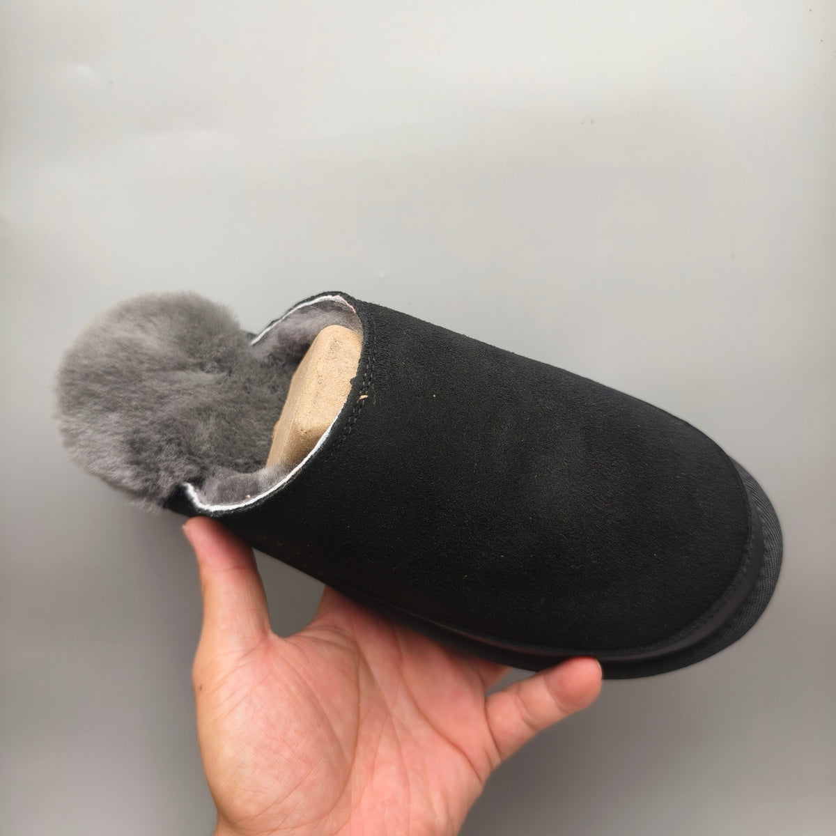 Men's Ultra-Light Fluffy Casual Slippers in Black | 4585