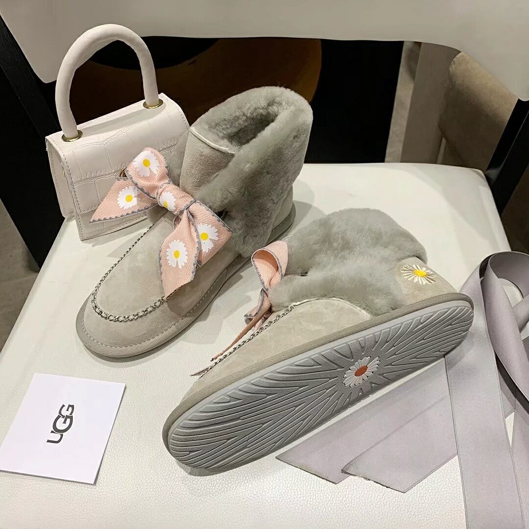 Gray Daisy, Chain & Ribbon Footwear | Style 7888