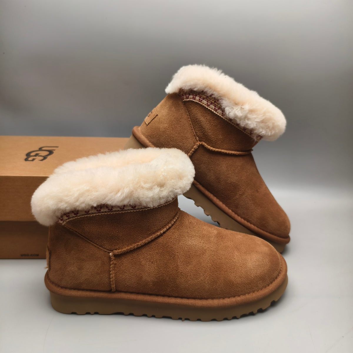 Chestnut Folk-Inspired Low-Top Casual Shoes – Style 4496
