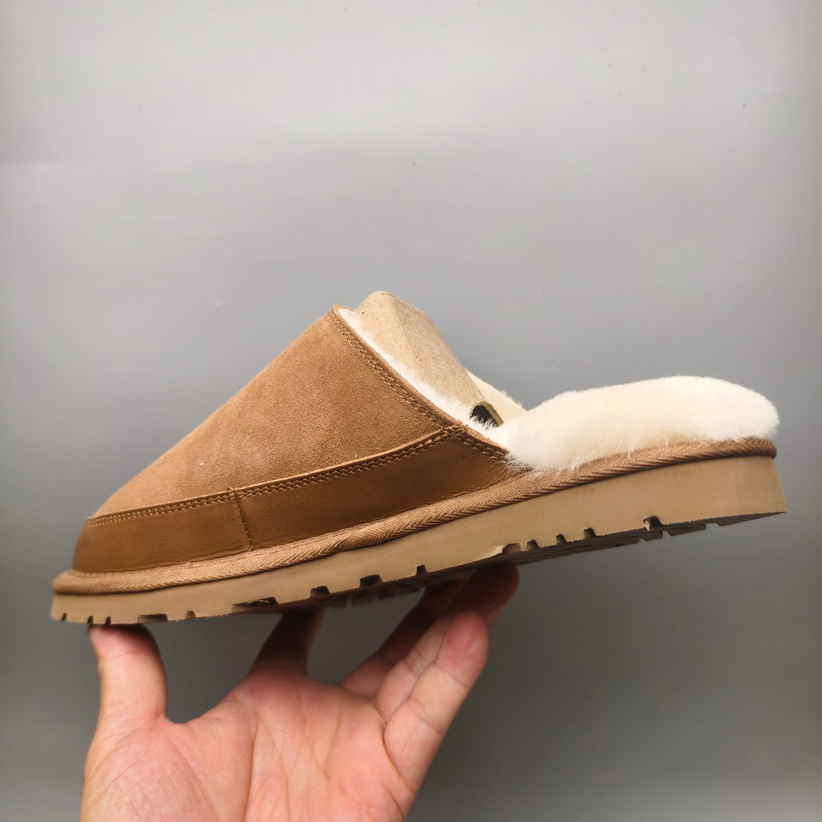 Men's Ultra-Light Fluffy Casual Slippers in Chestnut | 4585