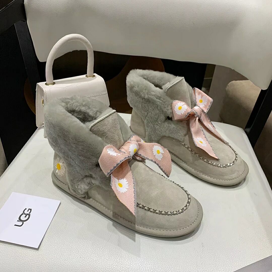 Gray Daisy, Chain & Ribbon Footwear | Style 7888