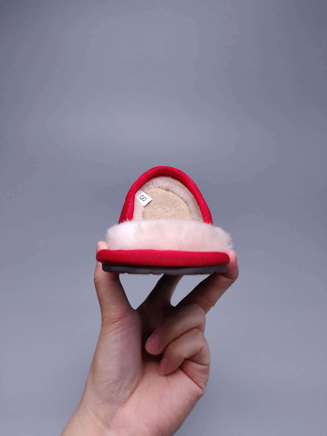 Bright Red Big G Indoor Slippers – Style 2593