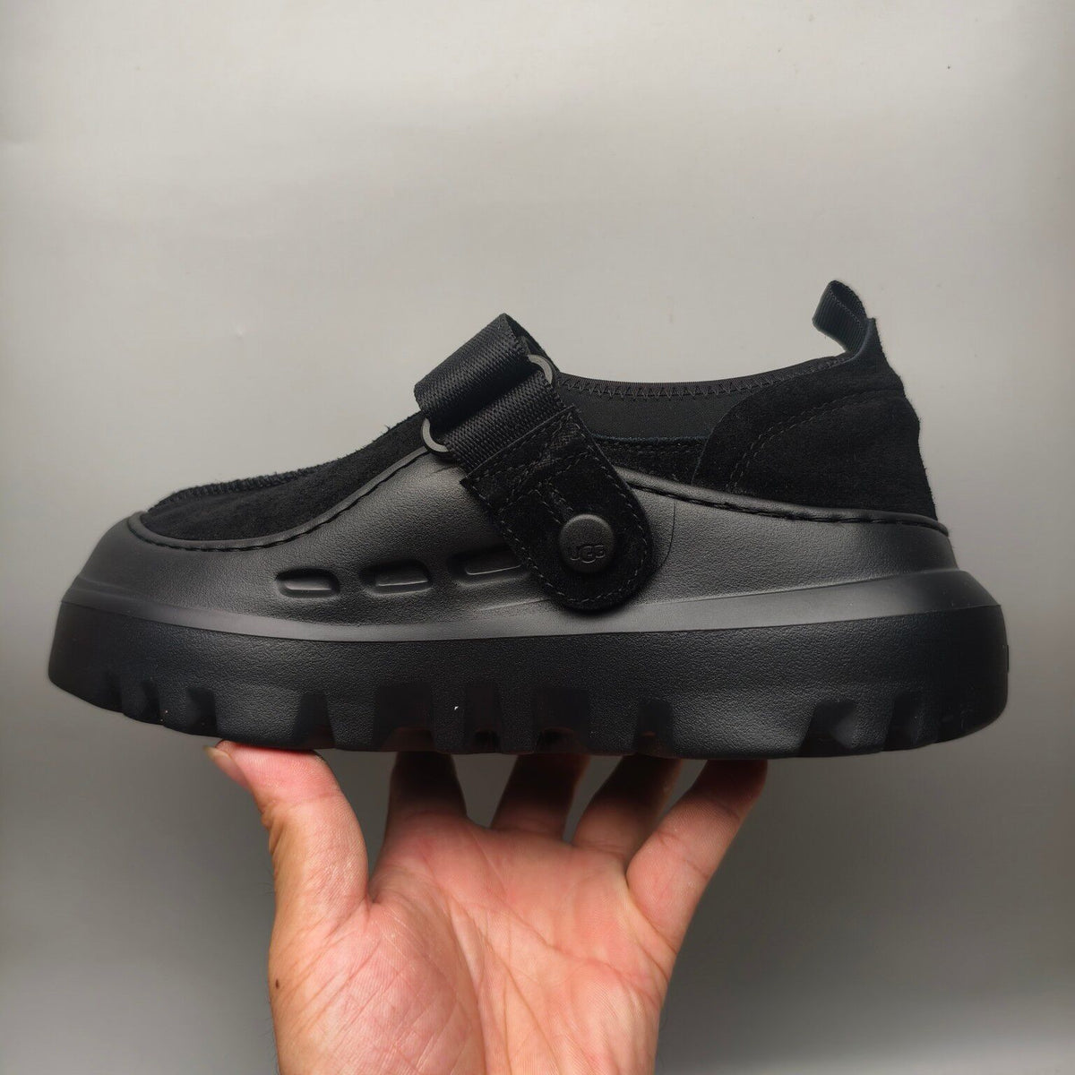 Black Unisex Slip-On Casual Shoes | Style 7550