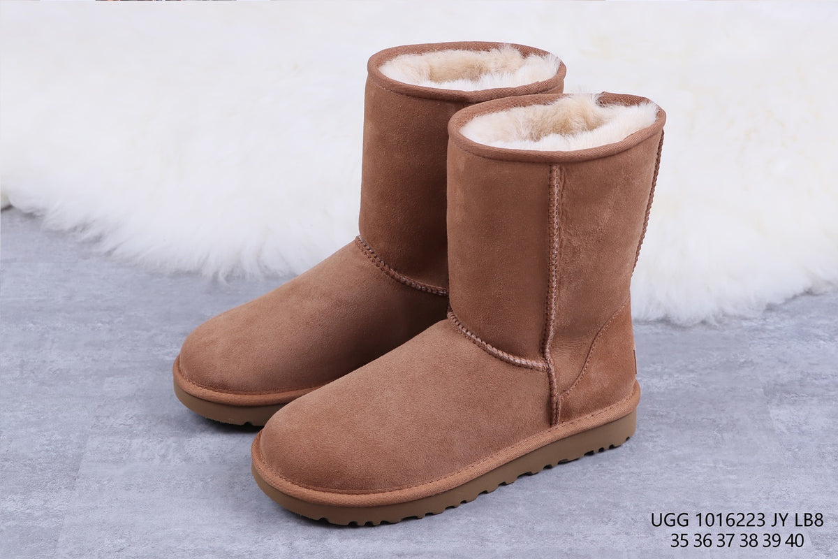 Classic Short II Boots in Chestnut | Style 6223