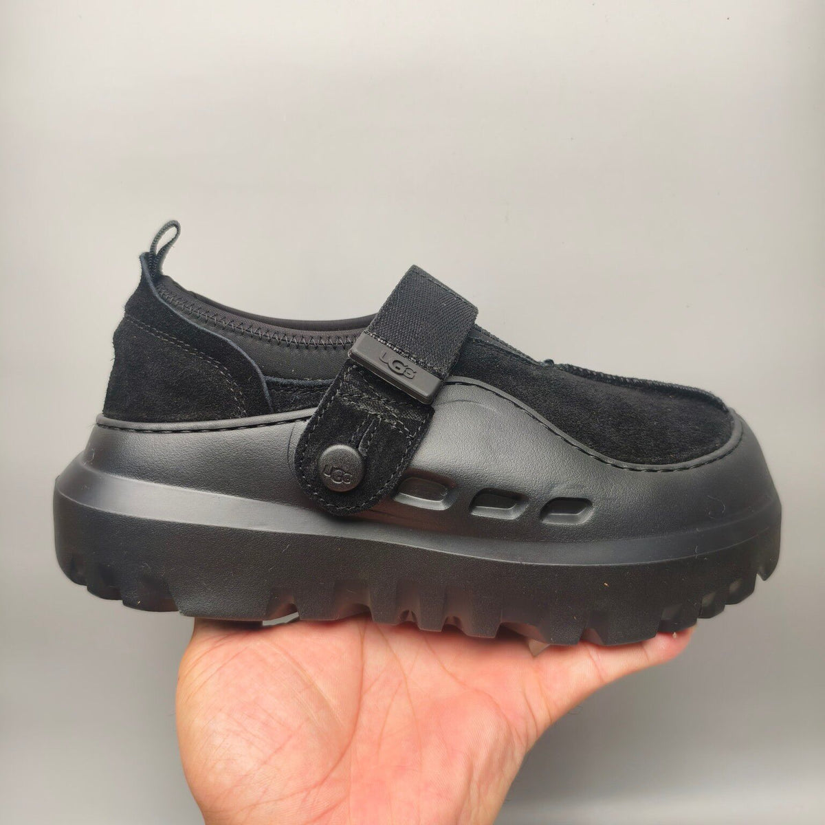 Black Unisex Slip-On Casual Shoes | Style 7550