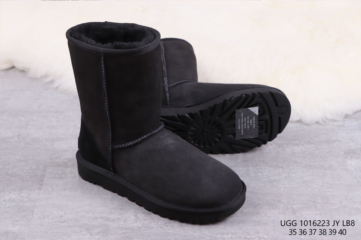 Classic Short II Boots in Black | Style 6223
